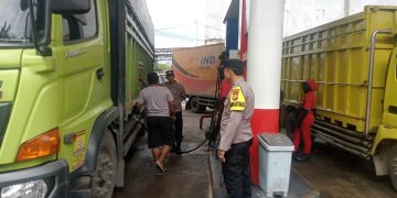 Polsek Kuantan Mudik Patroli SPBU Koto Gunung, Pastikan Penyaluran BBM Tepat Sasaran