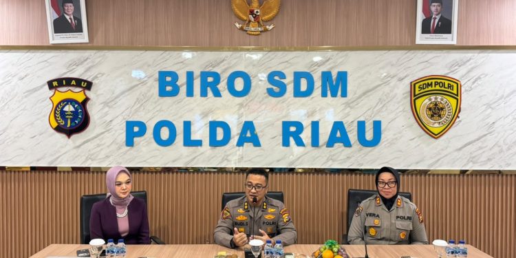 Kapolda Riau Dorong Polwan Makin Percaya Diri, 70 Polwan Ikuti Pelatihan Public Speaking