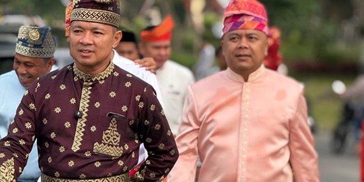Wabup Husni Thamrin Pimpin Upacara HUT Provinsi Riau Ke-69 di Lapangan Kantor Bupati Pelalawan