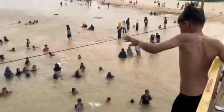 Sungai Singingi Kembali Jernih, Warga Sukacita Nikmati Keindahan Alam