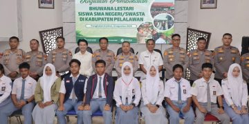 Waka Polres Pelalawan Bekali 15 SMA/SMK Lewat Program Bhuwana Lestari, Wujudkan Green Policing di Pelalawan