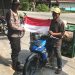 Menyambut HUT RI ke-81, Polres Siak dan Jajaran Bagikan Bendera Merah Putih kepada Masyarakat