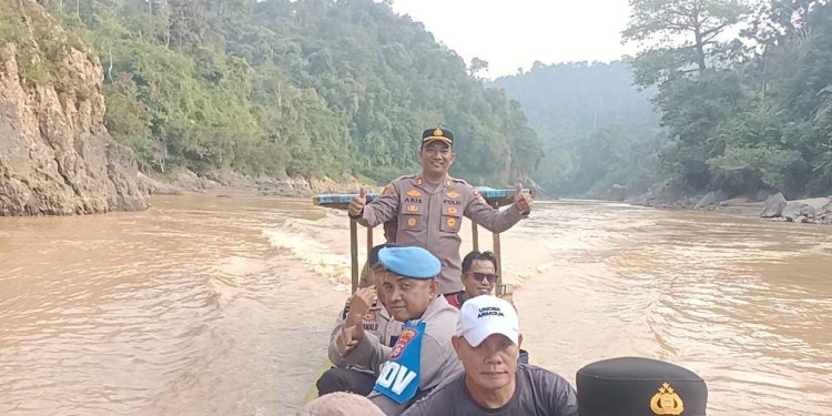 Patroli Bersama Dubalang, Kapolres Kuansing Pastikan Aliran Sungai Batang Kuantan dan Singingi Bersih dari Aktivitas PETI