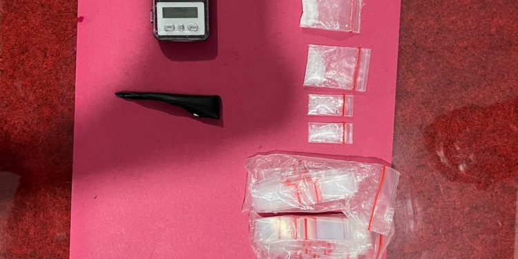 Polsek Ujung Batu Tangkap Pengedar Narkotika di Sebuah Rumah Kontrakan, Sita Lima Paket Sabu Siap Edar