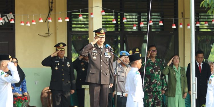 Dir Samapta Polda Riau Tekankan Semangat Kemerdekaan dan Sinergi dalam Upacara HUT ke-81 RI di SMPN 7 Teluk Kuantan