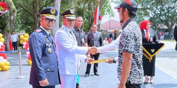 SEMARAK HUT KE-81 RI, KALAPAS BANGKINANG HADIRI UPACARA DETIK-DETIK PROKLAMASI DAN PEMBERIAN REMISI KEPADA 23 WARGA BINAAN