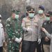 Kapolda Riau dan Pangdam Tuanku Tambusai Patroli Udara Karhutla, Turun Langsung Padamkan Api di Pelalawan