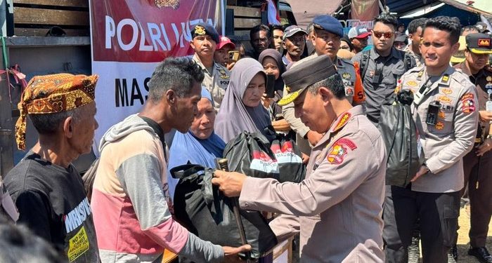 Bawa 247 Ton Bantuan, Kapolri Pastikan Korban Gempa NTT Terpenuhi