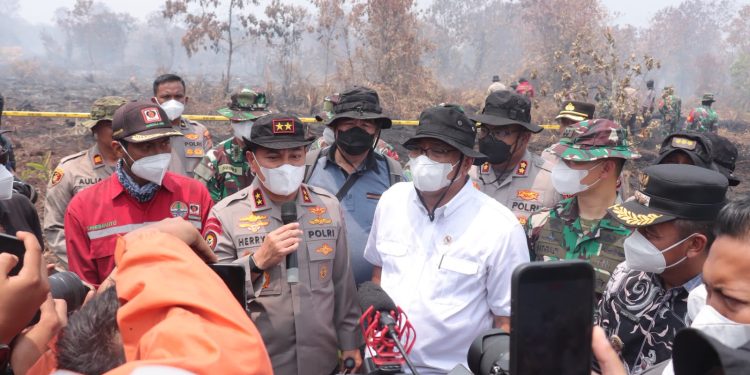 Menteri LHK & Kapolda Riau Tinjau Langsung Karhutla di Kampar, Pastikan Penanganan Optimal