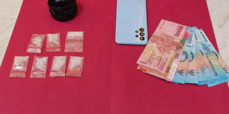 Polsek Tambusai Utara Tangkap Pengedar Sabu, Tujuh Paket Seberat 8,5 Gram Disita