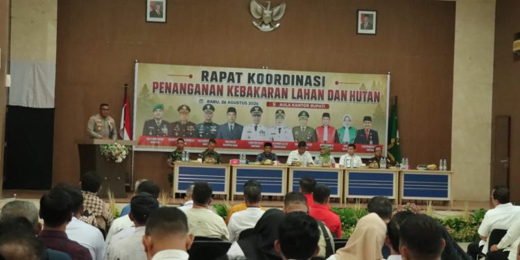 Rakor Karhutla Kampar: Forkopimda Deklarasi Bersama, Kapolres Pastikan Api Padam Meski Asap Lahan Gambut Masih Ada
