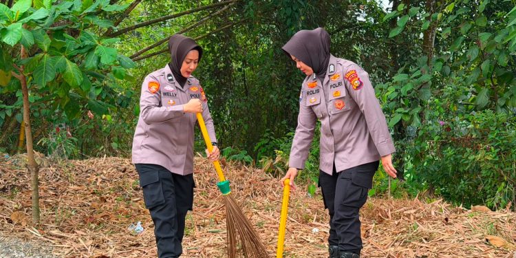 Hari Jadi Polwan ke-78, Polwan Polres Kuansing Perkuat Kepedulian Lingkungan dan Semangat Gotong Royong