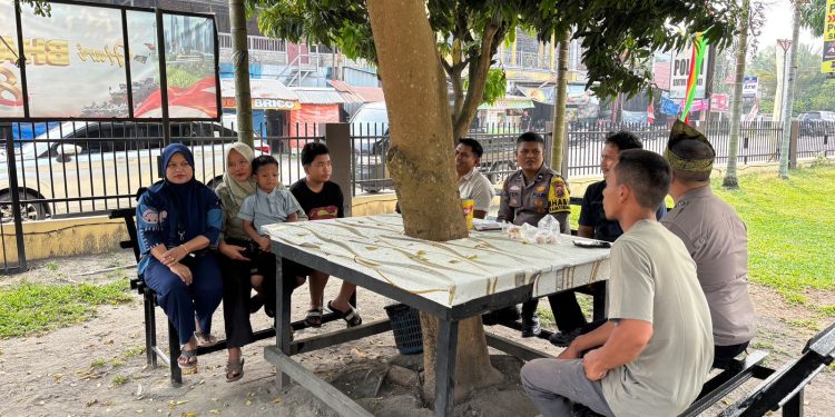 Jumat Curhat dan Jumat Barokah, Polsek Singingi Dekatkan Diri dengan Masyarakat