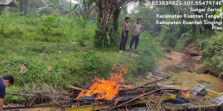 Layanan Kepolisian 110 Ditindaklanjuti, Polsek Kuantan Tengah Tertibkan Aktivitas PETI di Sungai Jering