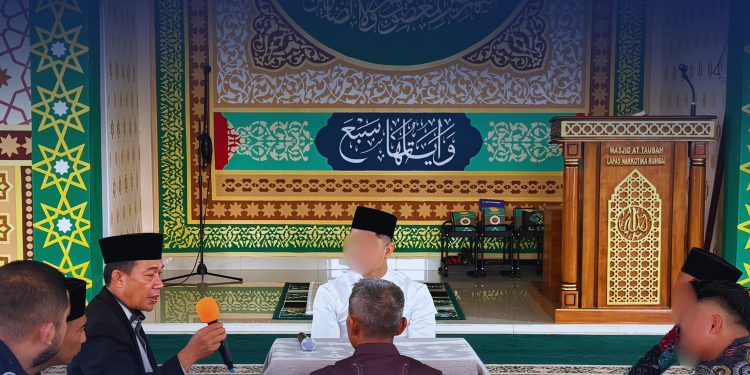 Lapas Narkotika Kelas IIB Rumbai Melaksanakan  Prosesi Akad Nikah Seorang WBP Yang Diselenggarakan Secara Khidmat di Masjid At-Taubah.
