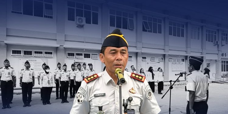 Kalapas Narkotika Kelas IIB Rumbai Memimpin Apel Pagi Senin Rutin, Juga Berfungsi Sebagai Sarana Penanaman Nilai Integritas dan Profesionalisme.