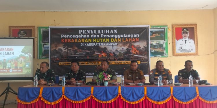 Cegah Sebelum Terbakar: Tim Pamen Mabes TNI Gelar Sosialisasi Karhutla di XIII Koto Kampar, Perkuat Deteksi Dini & Sinergi Warga