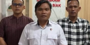 POLRES SIAK UNGKAP KASUS KEKERASAN TERHADAP ANAK, DUA TERSANGKA DIAMANKAN.