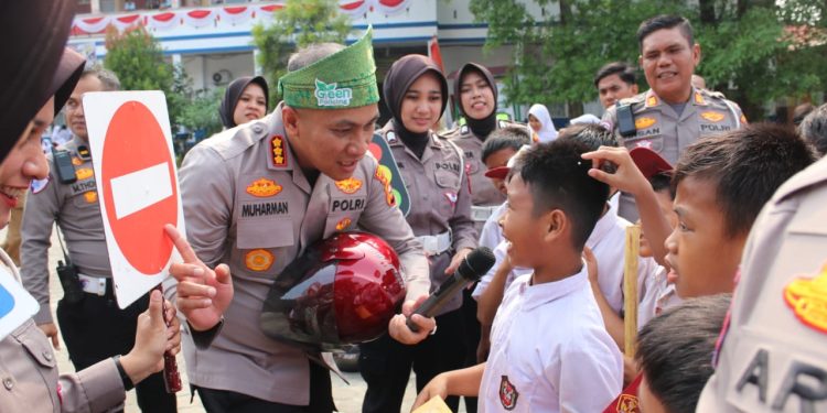 Tanamkan Kepedulian Lingkungan Sejak Dini, Polresta Pekanbaru Gelar Edukasi Green Policing di SD Negeri 68