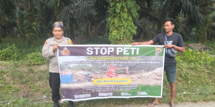 Polsek Jajaran Polres Kuansing Sosialisasikan Maklumat Larangan PETI, Ajak Masyarakat Jaga Kelestarian Lingkungan