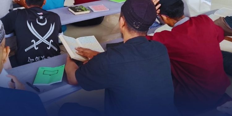 MEMBENTUK PRIBADI YANG RELIGIUS LAPAS NARKOTIKA RUMBAI BERIKAN PEMBINAAN KEROHANIAN MELALUI PEMBELAJARAN FIQIH DAN TAHSIN Al-QURAN
