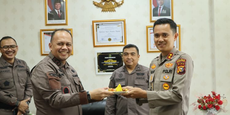 Hangat dan Penuh Keakraban, Kapolres Kuansing Pererat Silaturahmi dengan Kejaksaan