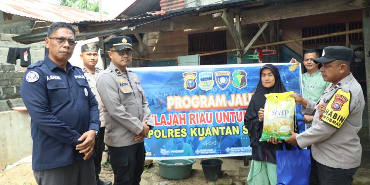 Jumat Berkah, Polres Kuansing Salurkan Sembako kepada Masyarakat Membutuhkan