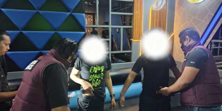 Polresta Pekanbaru Gelar Razia THM, 17 Pengunjung Jalani Tes Urine