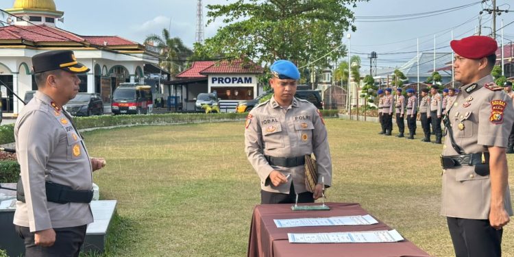 KAPOLRES PELALAWAN PIMPIN SERTIJAB KASAT RESNARKOBA DAN KAPOLSEK KERUMUTA