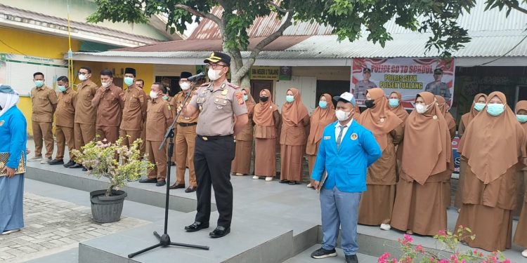 Police Goes To School, Kapolsek Tualang Ajak Pelajar Jadi Pelopor Keselamatan Berlalulintas dan Pencegahan Karhutla