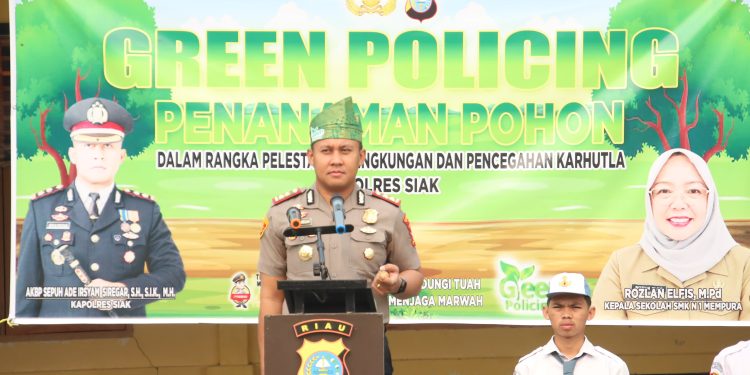 Gelar Police Go to School, Kapolres Siak Pimpin Upacara di SMK N 1 Mempura, Kampanyekan Green Policing dan Simulasi Penanganan Karhutla