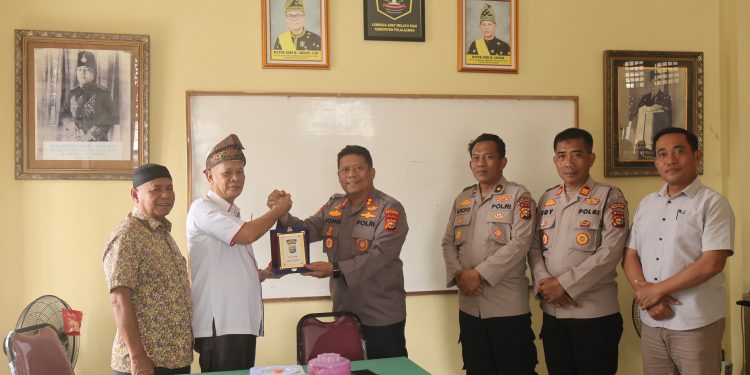 PAMIT BERTUGAS, KAPOLRES PELALAWAN SILATURAHMI KE LAMR: TERIMA KASIH ATAS TUNJUK AJAR MENJAGA MARWAH PELALAWAN