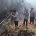 Tempuh 5 Jam Menembus Medan Terjal Berbatu Cadas, Kapolres Kampar Pimpin Langsung Padamkan 7 Titik Api di Sungai Sarik–Balung