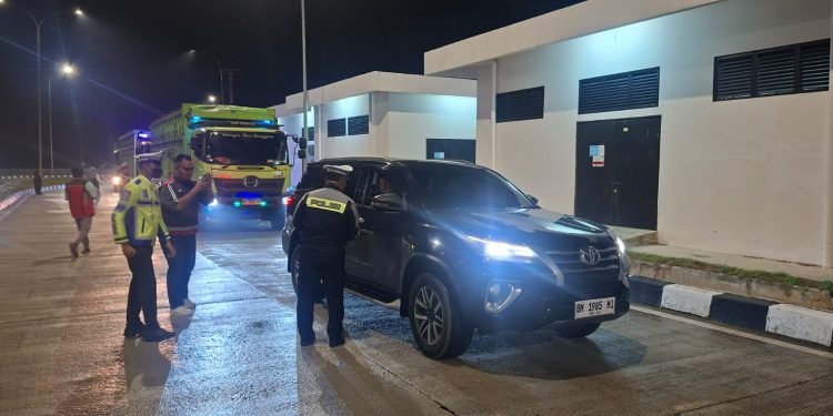Kanit PJR Tol Permai Pimpin Operasi Micro Sleep, Ingatkan Pengendara Utamakan Keselamatan