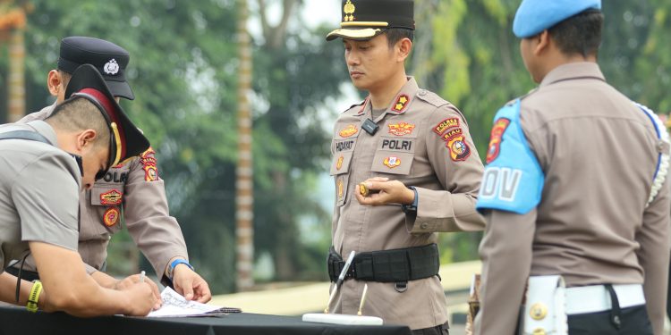 Kapolres Kuansing Pimpin Sertijab Tujuh Pejabat Polres Kuansing