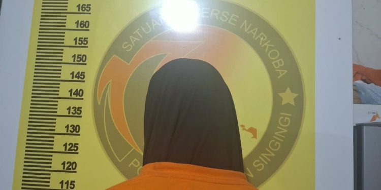 Tim Elang Kuantan Kembali Tangkap Nenek Residivis, 22,72 Gram Sabu Diamankan