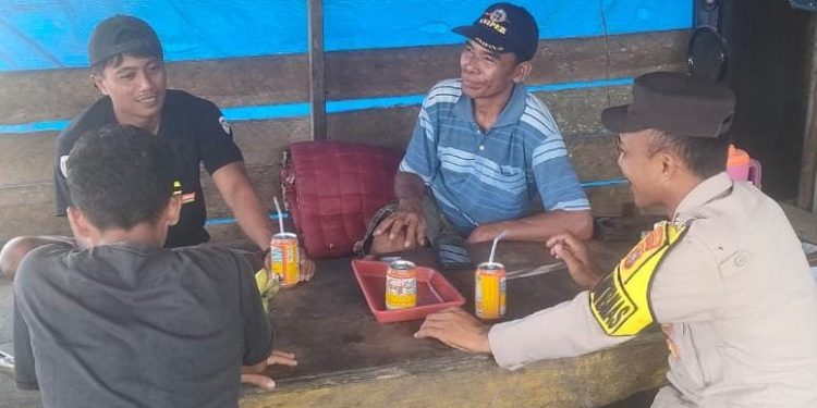 Polsek Jajaran Polres Kuansing Perkuat Komunikasi Kamtibmas melalui Jumat Curhat