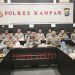 Perkuat Iman & Semangat Kebangsaan, Polres Kampar Ikut Binrohtal Bersama Kapolri dan Gus Baha Secara Virtual