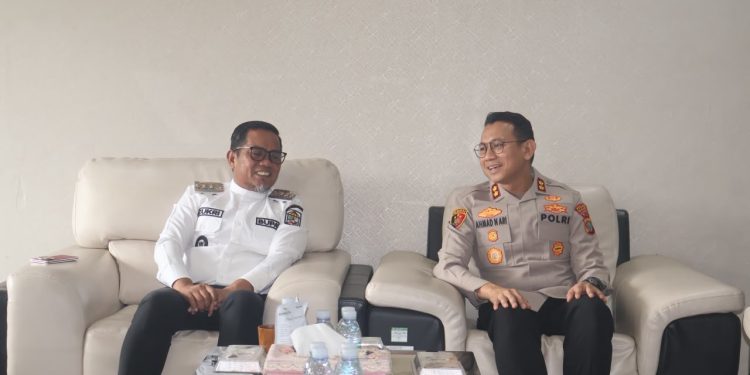 AWAL TUGAS PENUH KEHANGATAN – KAPOLRES PELALAWAN AKBP AHMAD NUR ARI SILAHTURAHMI KE BUPATI ZUKRI, PERKUAT SINERGI KAMTIBMAS
