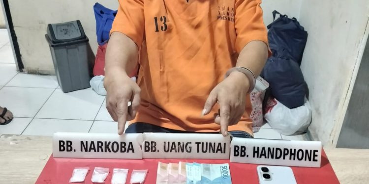 7 Paket Sabu-sabu Diamankan Dari Warga Desa Bukit Kemuning Oleh Satresnarkoba Polres Kampar