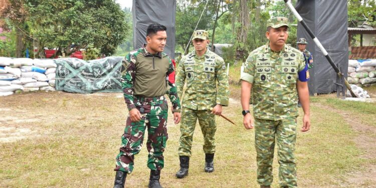 Danrem 031/WB Tinjau Latihan Pratugas Yonif 132/BS di Siabu, Pastikan Kesiapan Prajurit Hadapi Operasi ke Papua