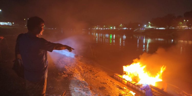 Polsek Kuantan Tengah Tindak 1 Rakit PETI di Bawah Jembatan Gantung Seberang Taluk