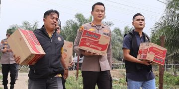 Peringati HUT Dubalang Kuansing, Kapolres Bersama Dubalang Salurkan Sembako ke Panti Asuhan Baihaqi Umar