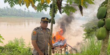 Polsek Cerenti Patroli PETI di Sungai Batang Kuantan, Satu Rakit Dimusnahkan