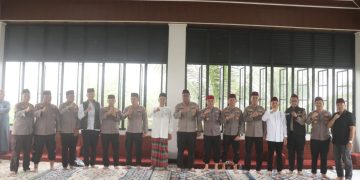 Polri & Masyarakat Bersama di Masjid: Kajian Subuh Ustadz Abdul Somad Dipenuhi Kehangatan