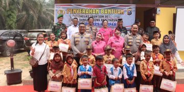 Renovasi & Bantuan Lengkap — Kapolres Kampar Tinjau Kelas Jauh SDN 007 Desa Sungai Agung