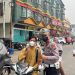 Polres Kuansing Peduli Kesehatan Warga, Bagikan Masker di Tengah Udara Berasap