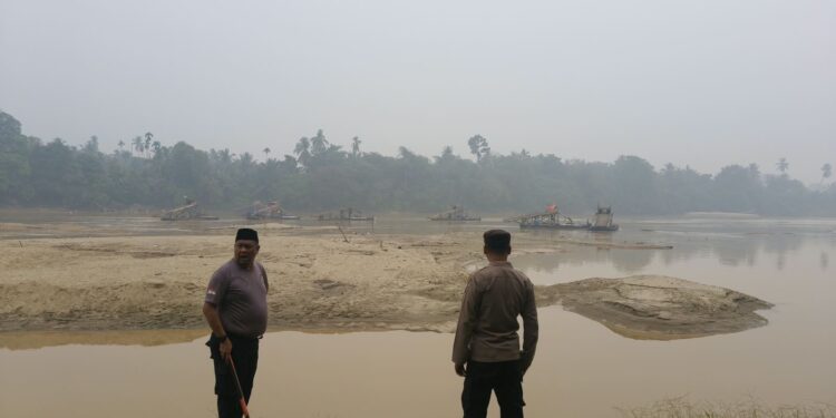 Polsek Cerenti Tindak Lanjuti Laporan Layanan Kepolisian 110 terkait Aktivitas PETI di Sungai Kuantan
