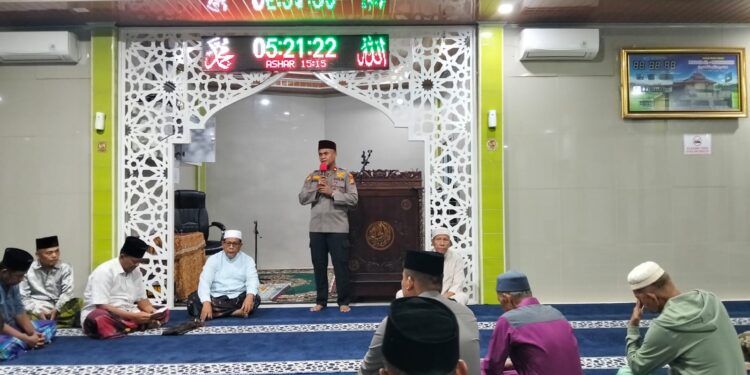 Subuh Keliling Kapolsek Kampar Kiri Kompol Nurman Ajak Warga Aktif Jaga Kamtibnas Yang Kondusif