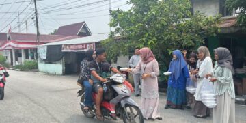 RUTAN SIAK BERSAMA PESERTA MAGANG BAGIKAN PAKET JUMAT BERKAH KEPADA MASYARAKAT